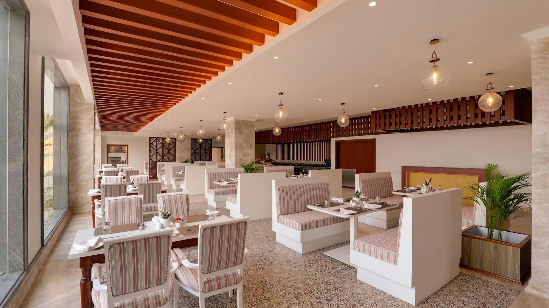 ***** Hotel Lemon Tree Premier Budhanilkantha Kathmandu, Nepal Nepal